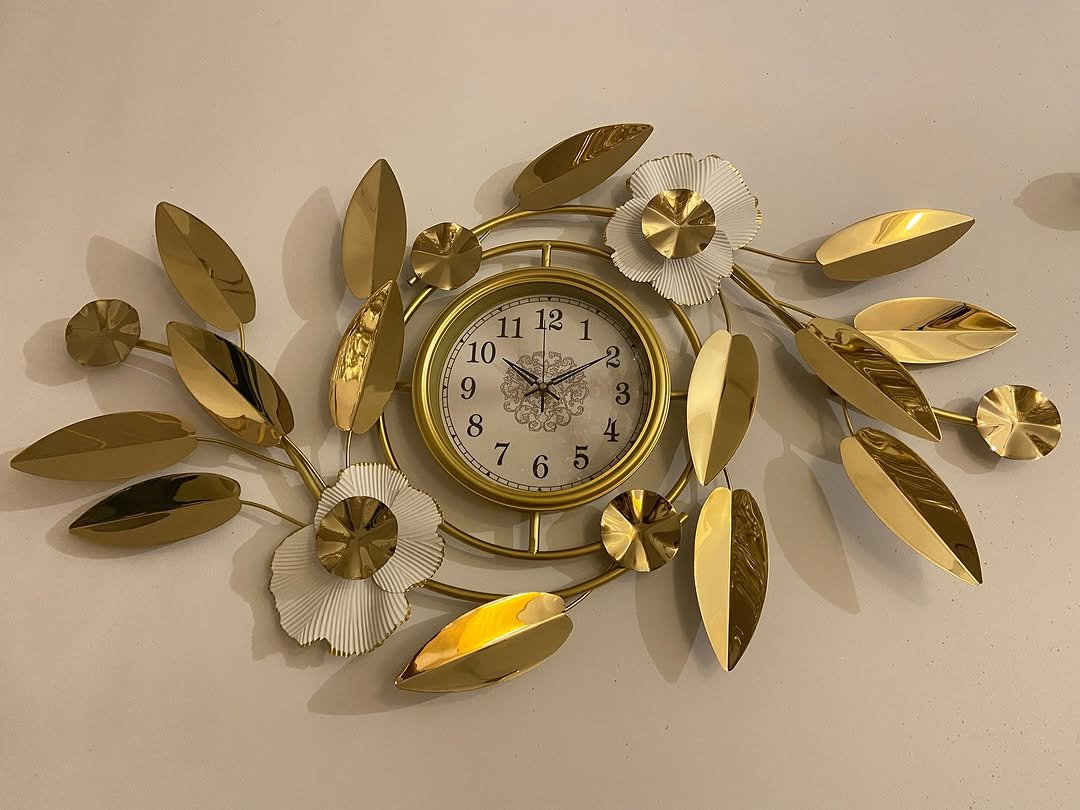 Wall Metallic Art decoration with clock