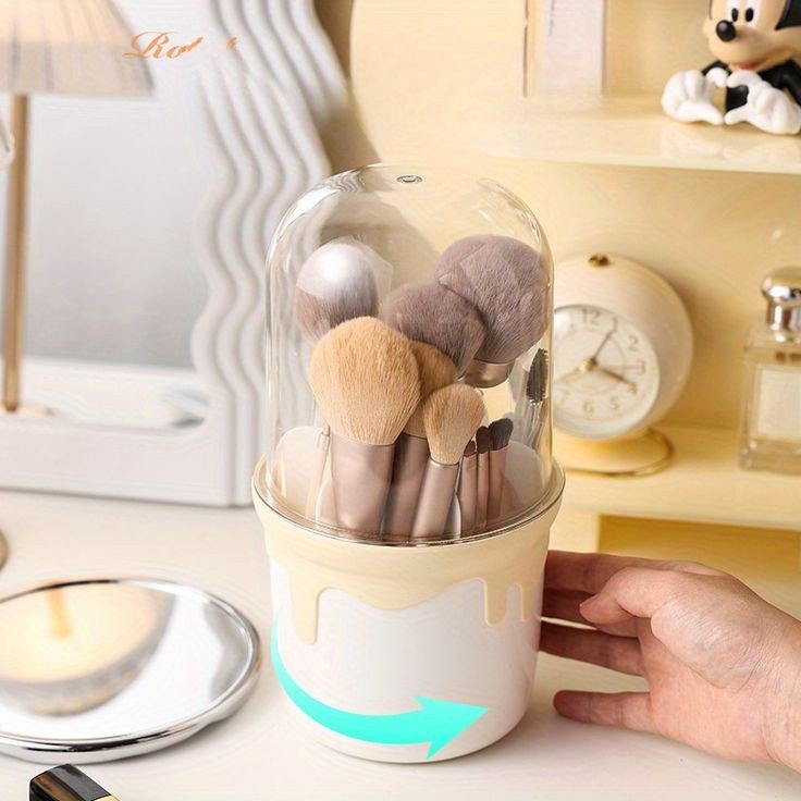 Transparent makeup brush holder