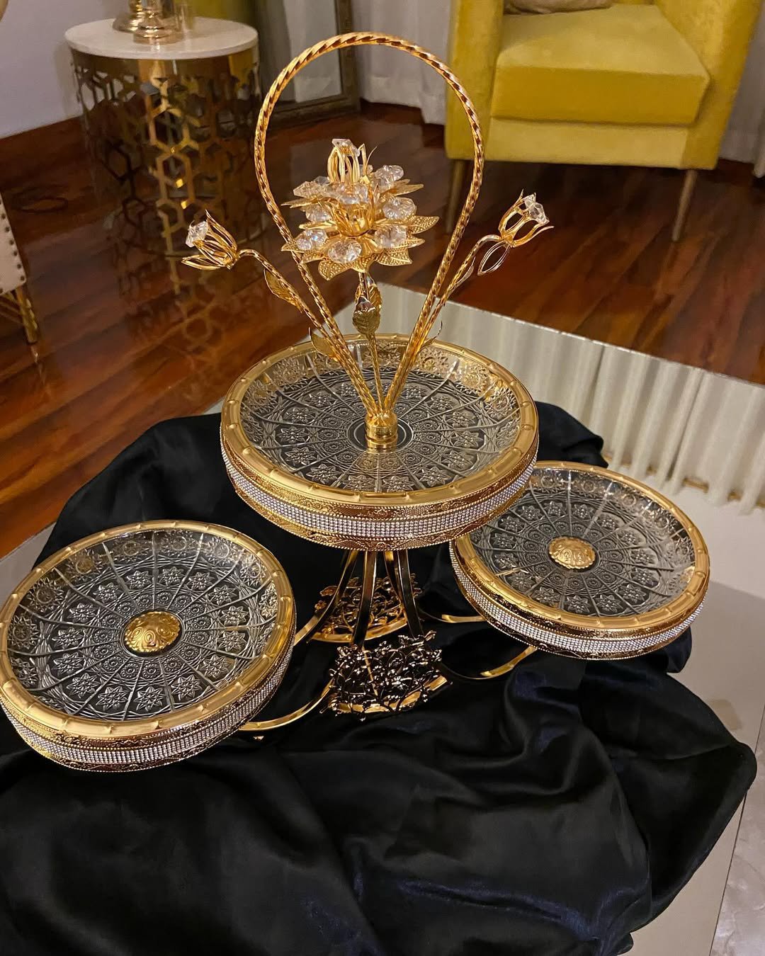 Retro metallic &amp; glass 3 layer cake tray