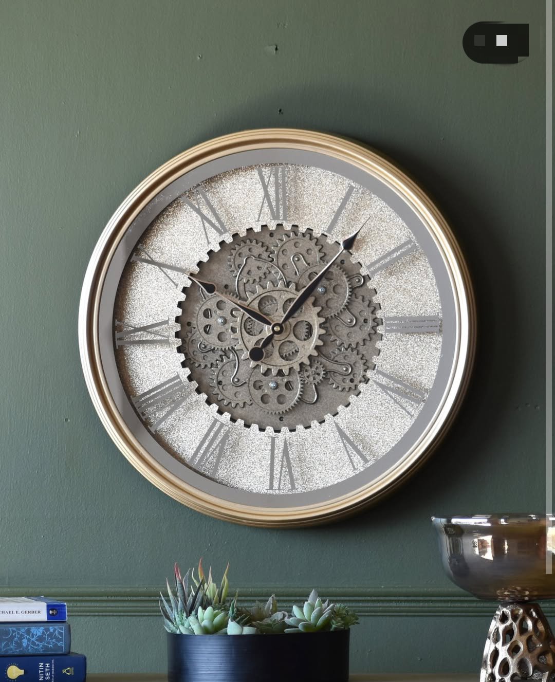 Antique shiny moveable Gearing wall clock