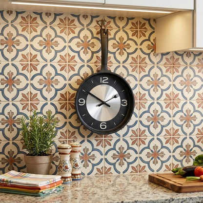 Kitchen utensil frypan wall clock