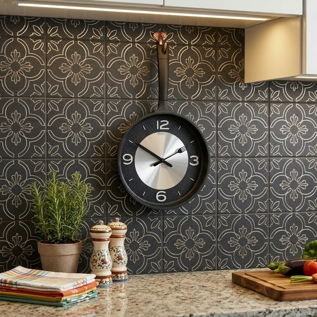 Kitchen utensil frypan wall clock