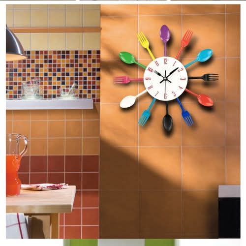 Elegant spoon fork kitchen wall clock