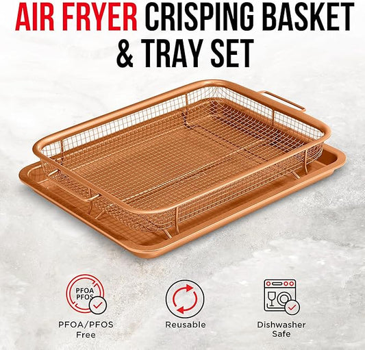 Air fryer crisping basket with tray