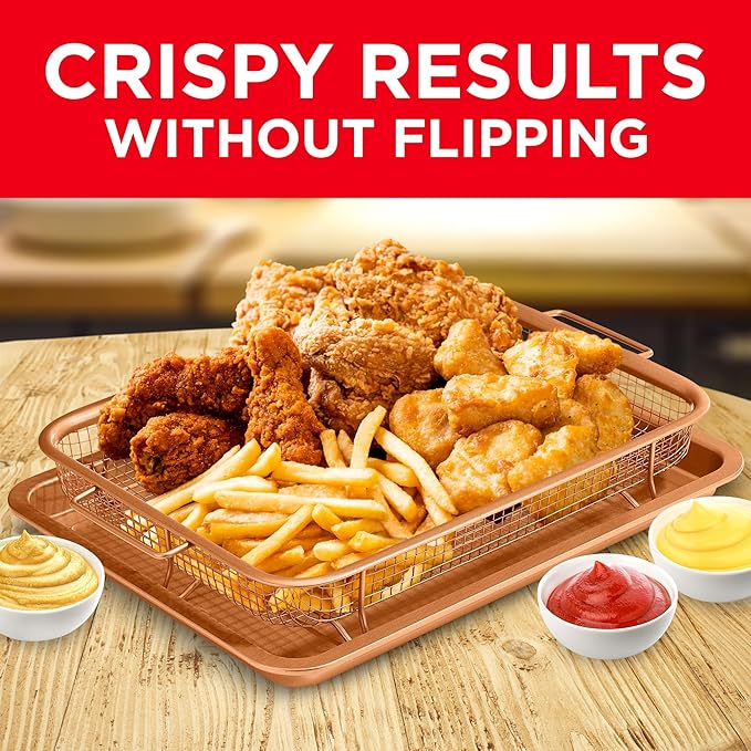 Air fryer crisping basket with tray