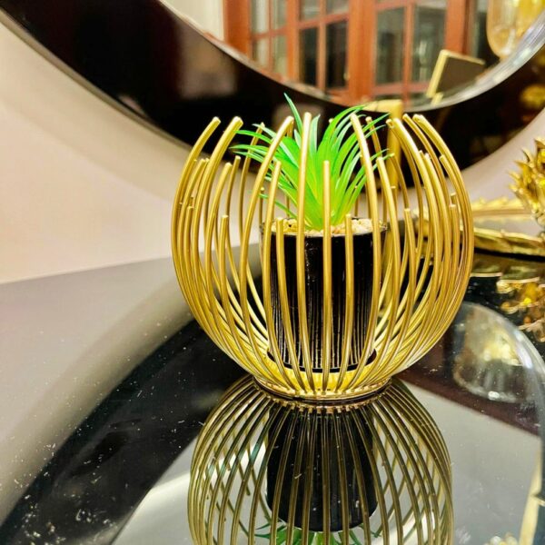Globe desktop decor with sml planter - Image 2