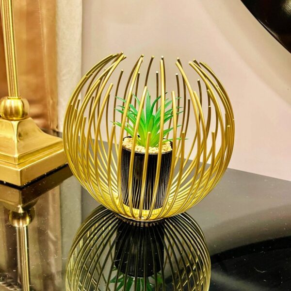 Globe desktop decor with sml planter - Image 3